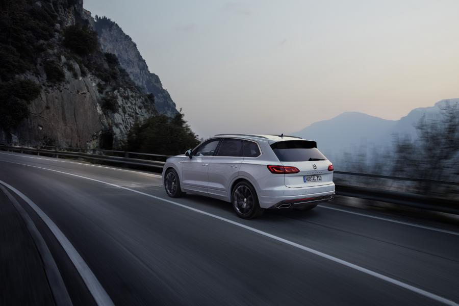  Volkswagen Touareg V6 TDI R-Line 2018 года  (WW) (фото 18 из 41)